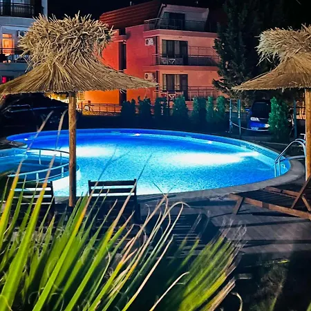 & Traky, Saint Vlas, улица черно море 12 *