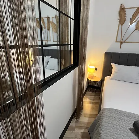 Lejlighed & Traky, Saint Vlas, улица черно море 12 *