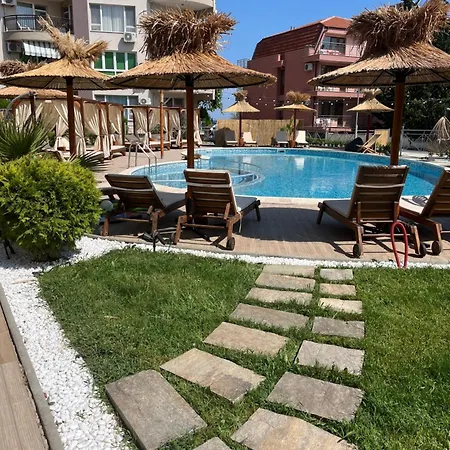 Lejlighed & Traky, Saint Vlas, улица черно море 12 *