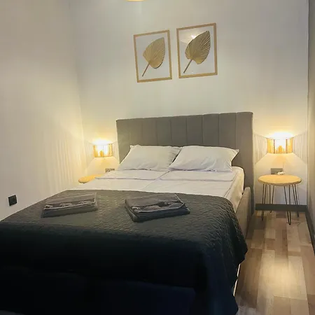 & Traky, Saint Vlas, улица черно море 12 Apartman