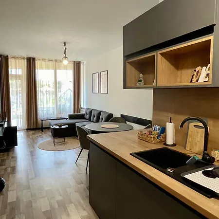 & Traky, Saint Vlas, улица черно море 12 * Sveti Vlas