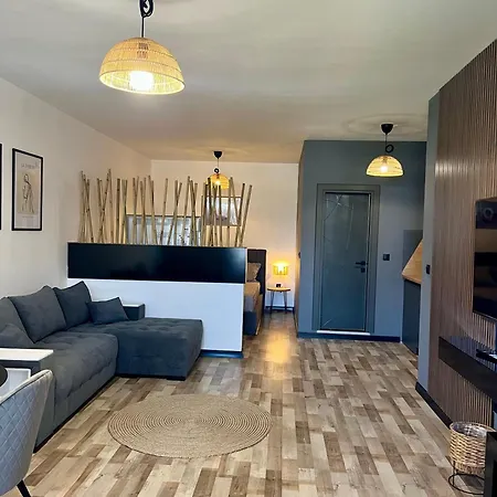 & Traky, Saint Vlas, улица черно море 12 * Sveti Vlas