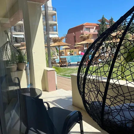 & Traky, Saint Vlas, улица черно море 12 Sweti Wlas